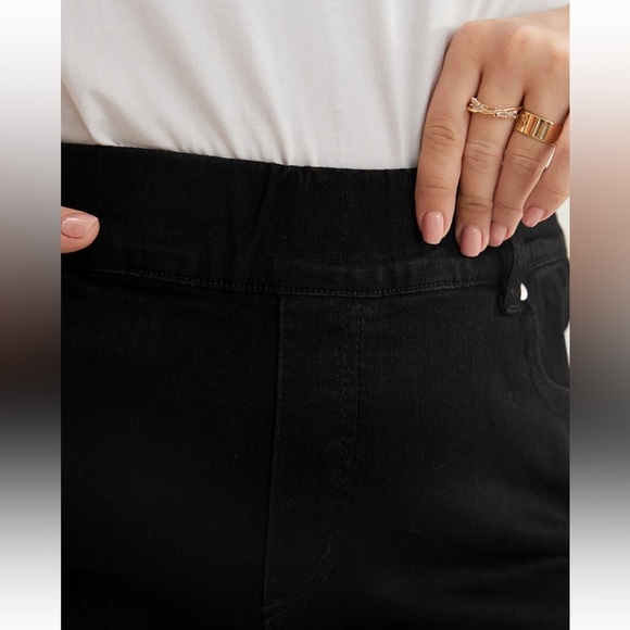 BloomChic Bootcut 4XL Slightly Stretchy High Rise Black Wash Pocket Full Jeans - Picture 5 of 7